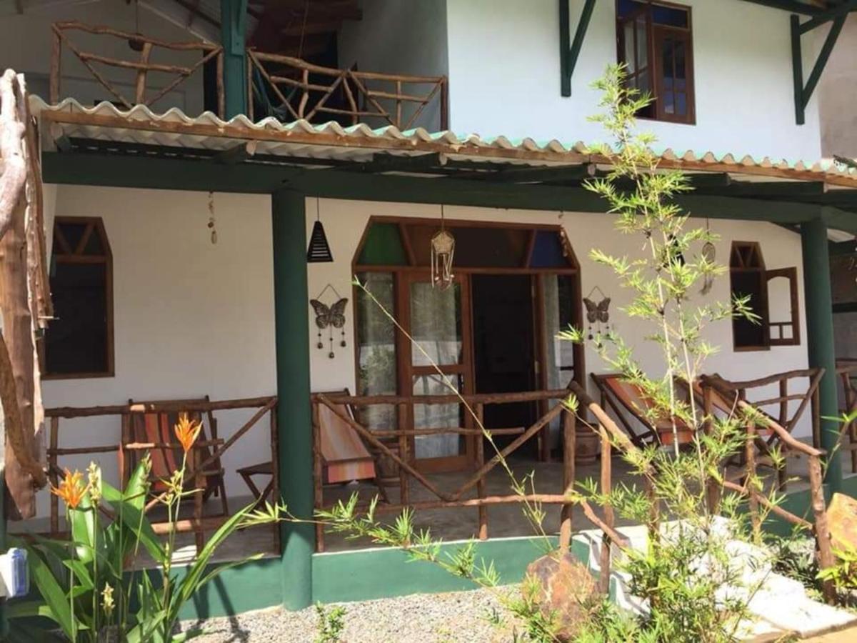 Blue Skies Guest House And Restaurant 탕갈레 외부 사진