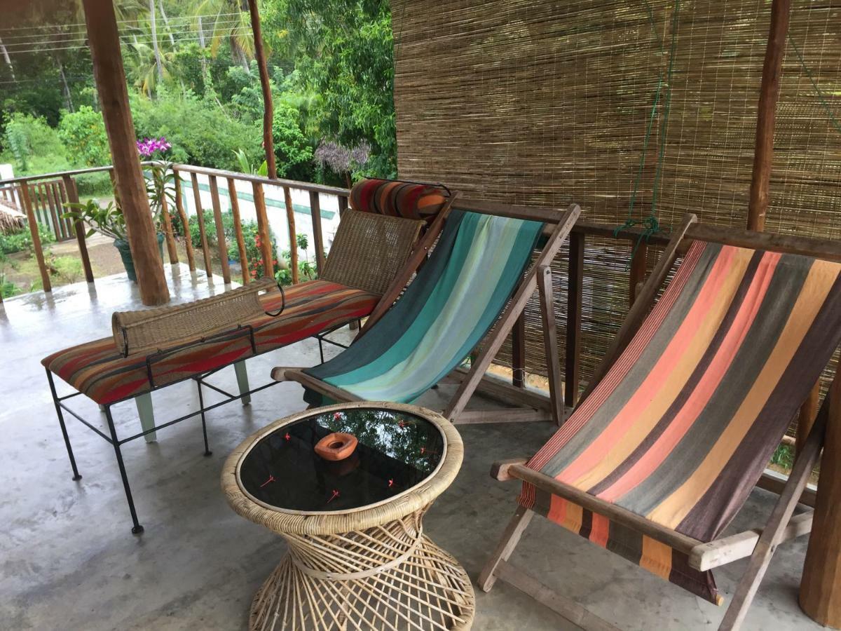 Blue Skies Guest House And Restaurant 탕갈레 외부 사진