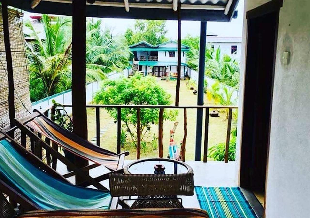 Blue Skies Guest House And Restaurant 탕갈레 외부 사진